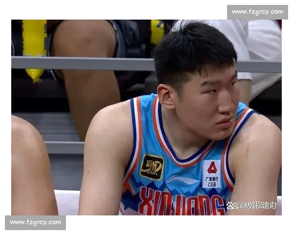 意外！比赛直播中发生惊险一幕，排球健儿展现惊人体魄！